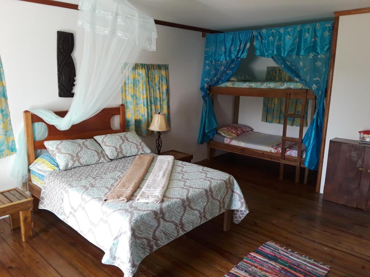 Hidden Haven Hostel Unitedville Ngoại thất bức ảnh